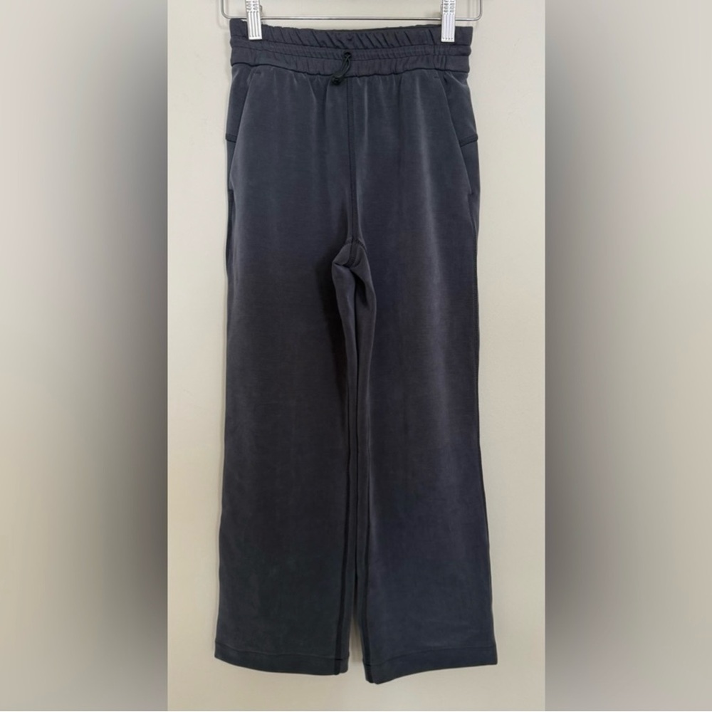 Lululemon Softstreme High-Rise Straight Leg Crop